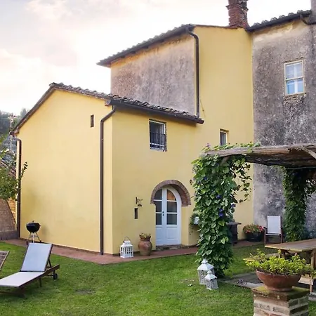 Feriehus Rustico Dora Camaiore